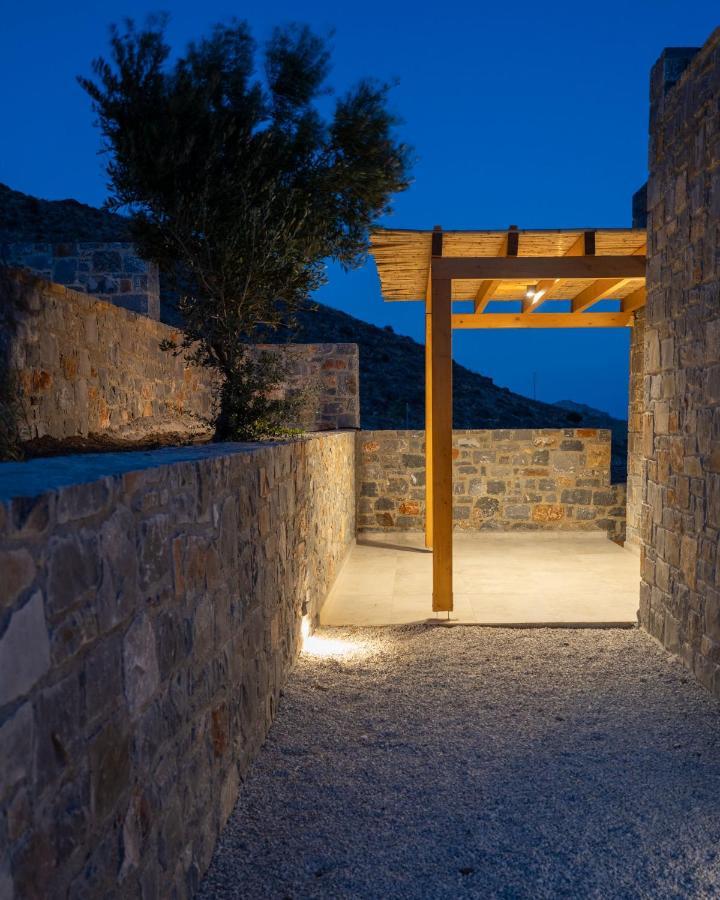 Celine Private Residences Léntas エクステリア 写真
