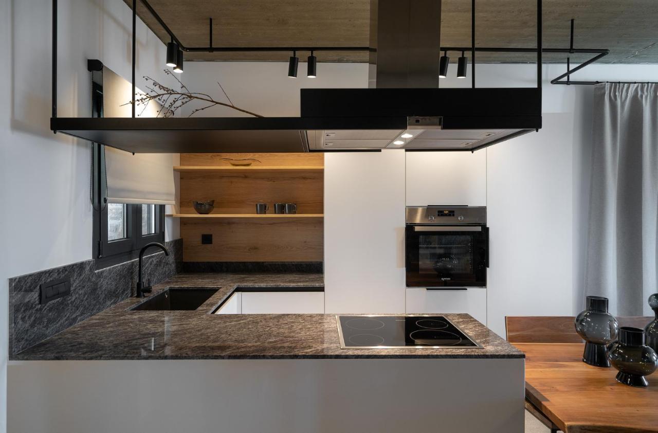 Celine Private Residences Léntas エクステリア 写真