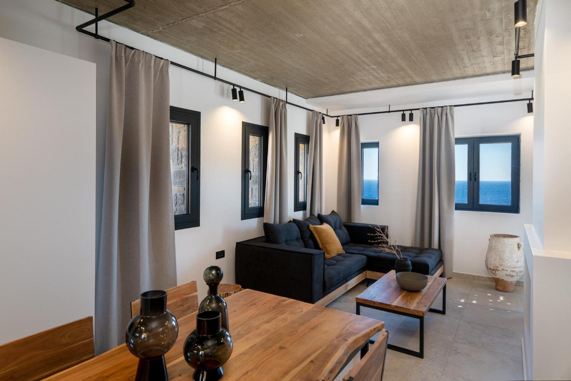 Celine Private Residences Léntas 部屋 写真